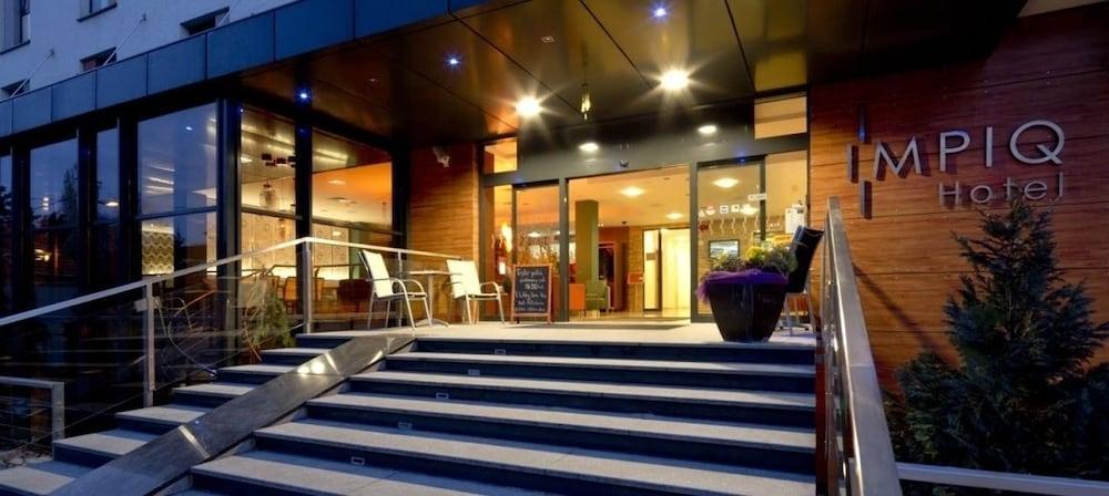 Impiq Hotel Trnava Esterno foto