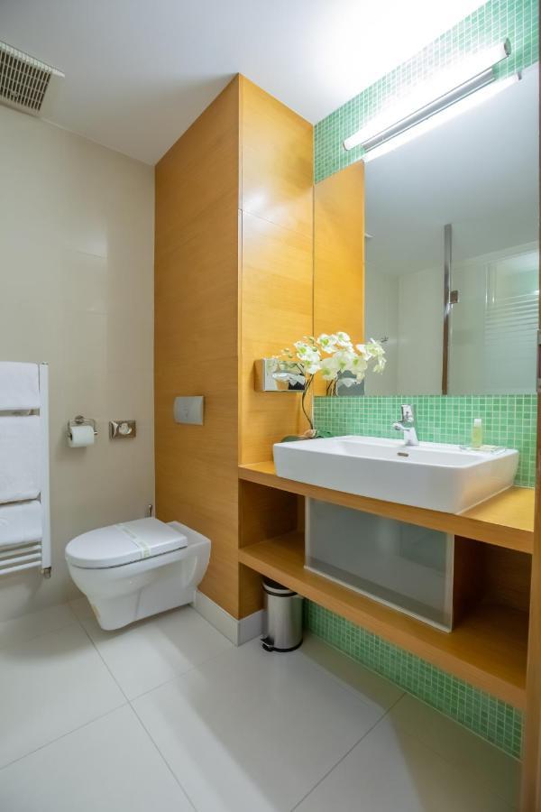 Impiq Hotel Trnava Esterno foto