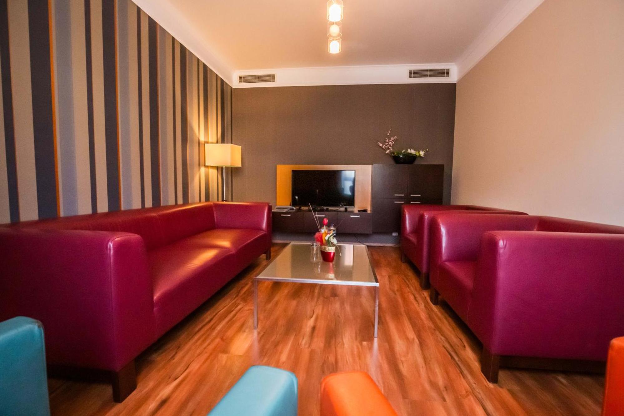 Impiq Hotel Trnava Esterno foto