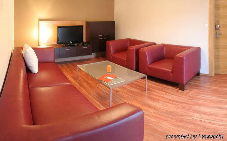 Impiq Hotel Trnava Esterno foto